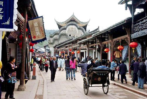 印江自治县召开2024年《政府工作报告》征求老干部意见座谈会