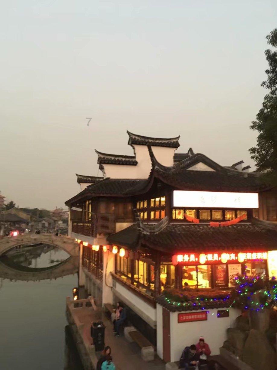 妻子称遭丈夫家暴 丈夫说遭妻子死亡威胁 调解员帮助缓和矛盾